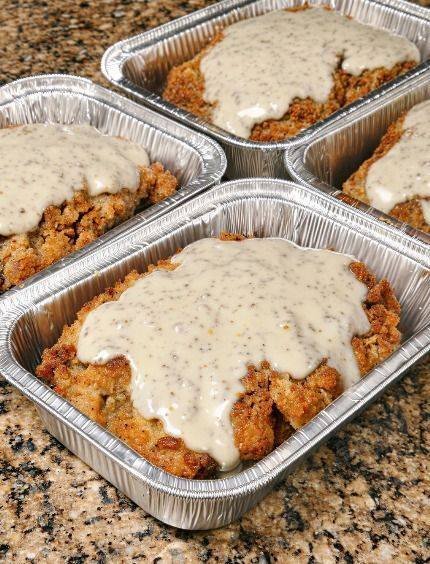 Country-Style Chicken Fried Steak with Creamy Gravy 🍽️